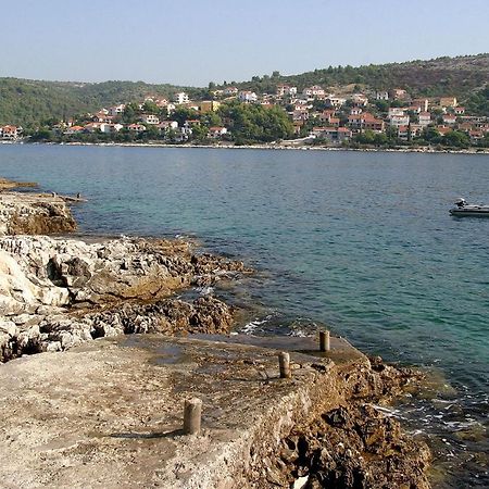 Apartments Mirja - 100M From The Beach & Parking Trogir Exterior photo