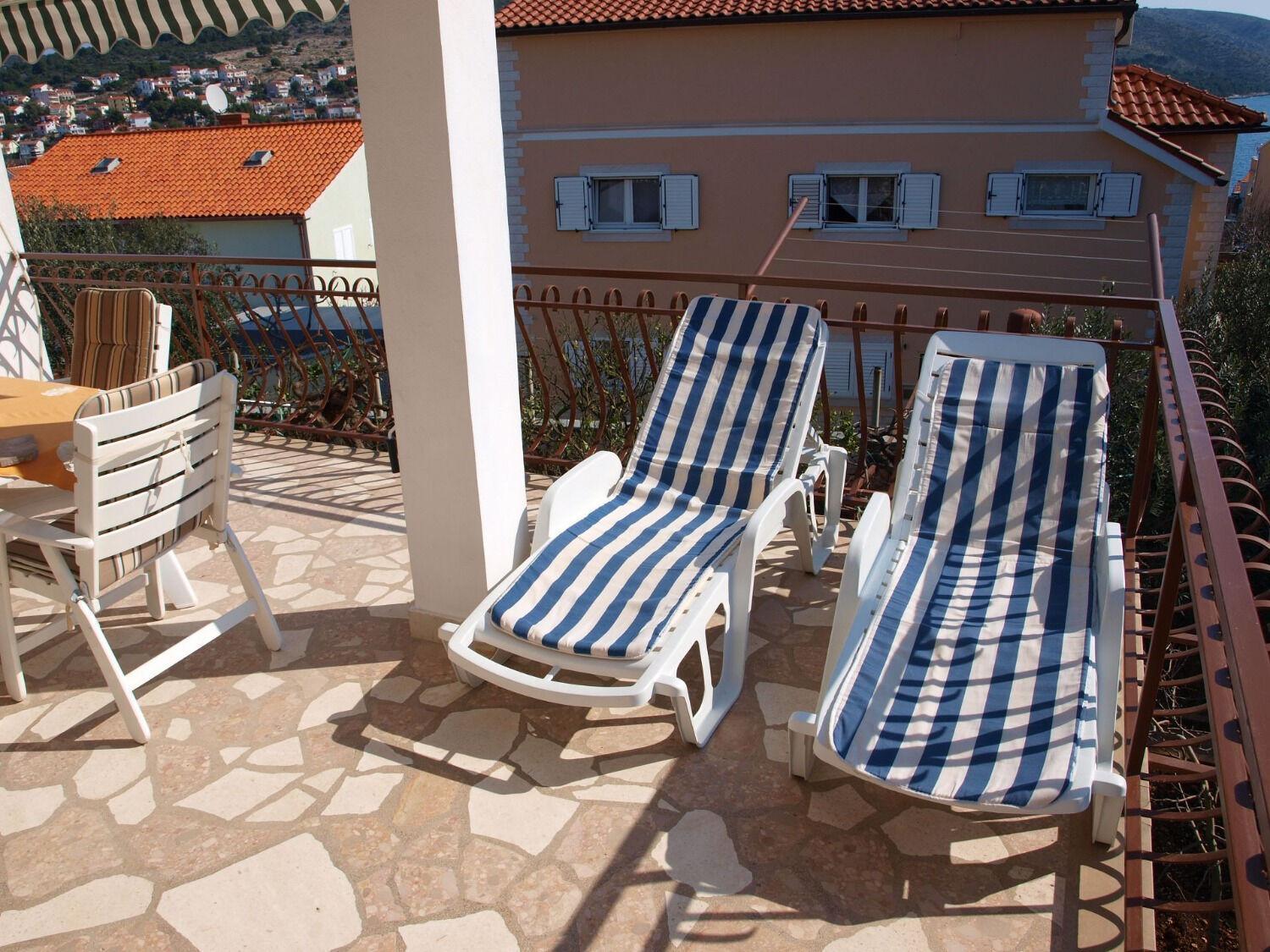 Apartments Mirja - 100M From The Beach & Parking Trogir Exterior photo