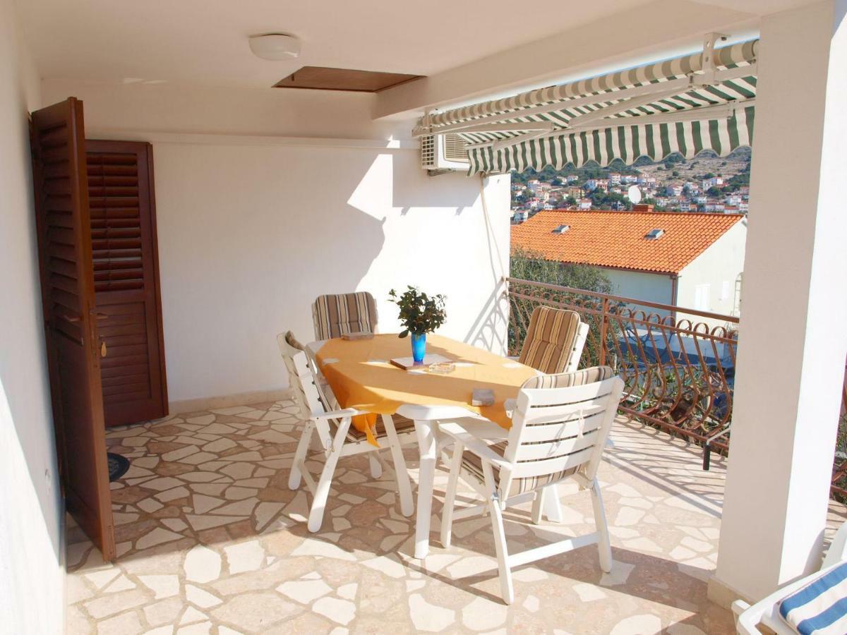Apartments Mirja - 100M From The Beach & Parking Trogir Exterior photo